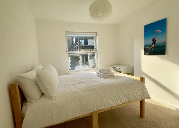 Buttercup Cottage Off-Street Parking 2 Large Suvs 3 Minutes To Beach