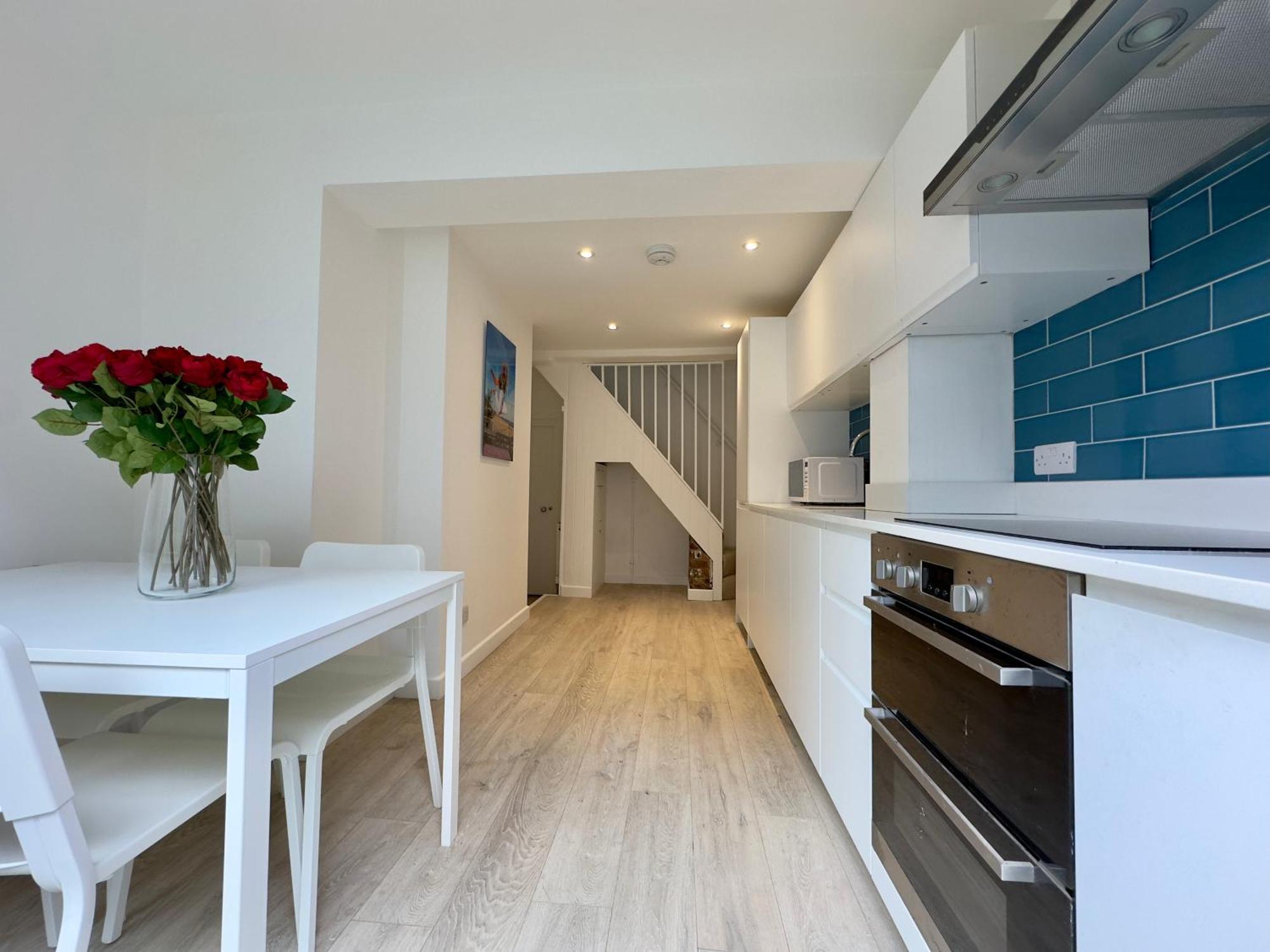 Buttercup Off-street Parking 2 Large Suvs 3 Minutes To St Leonards-on-Sea